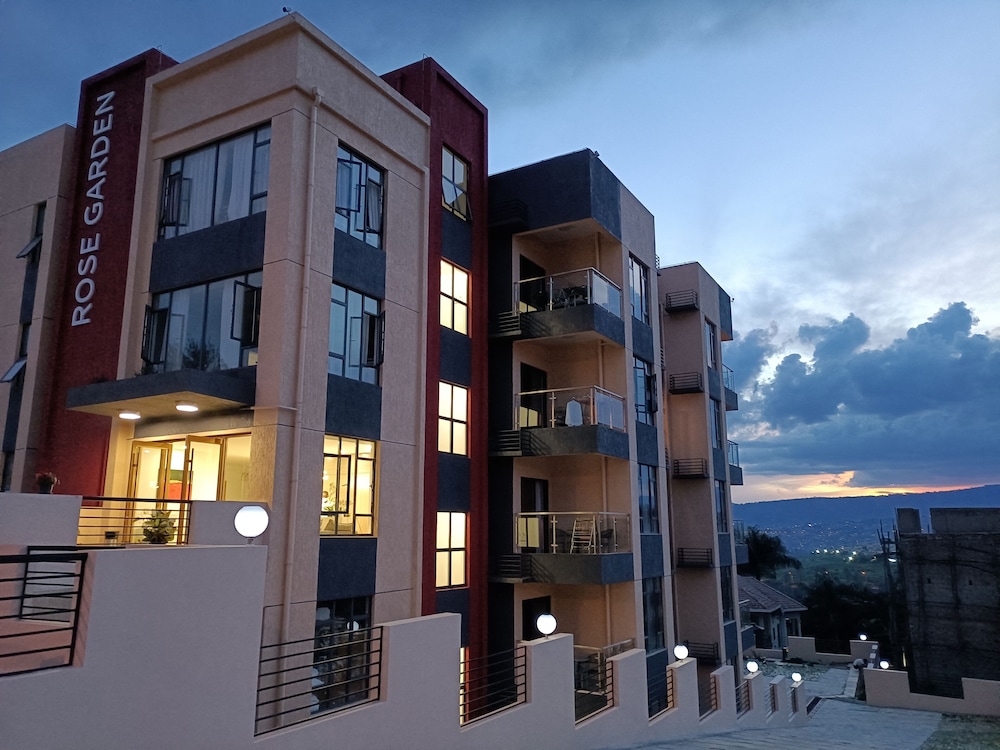 rose garden private apartment by link