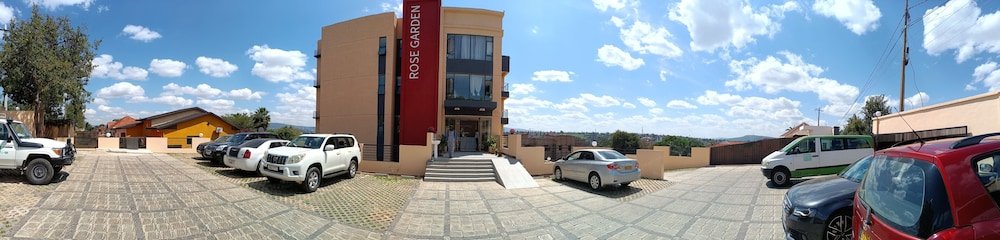 rose garden private apartment by link