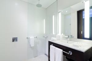 Hampton By Hilton Montevideo Carrasco,,4 star