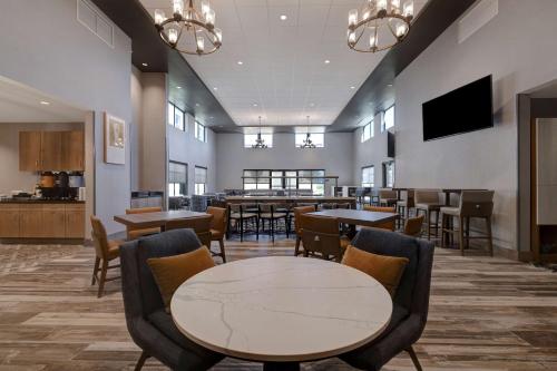 homewood suites by hilton oak creek milwaukee