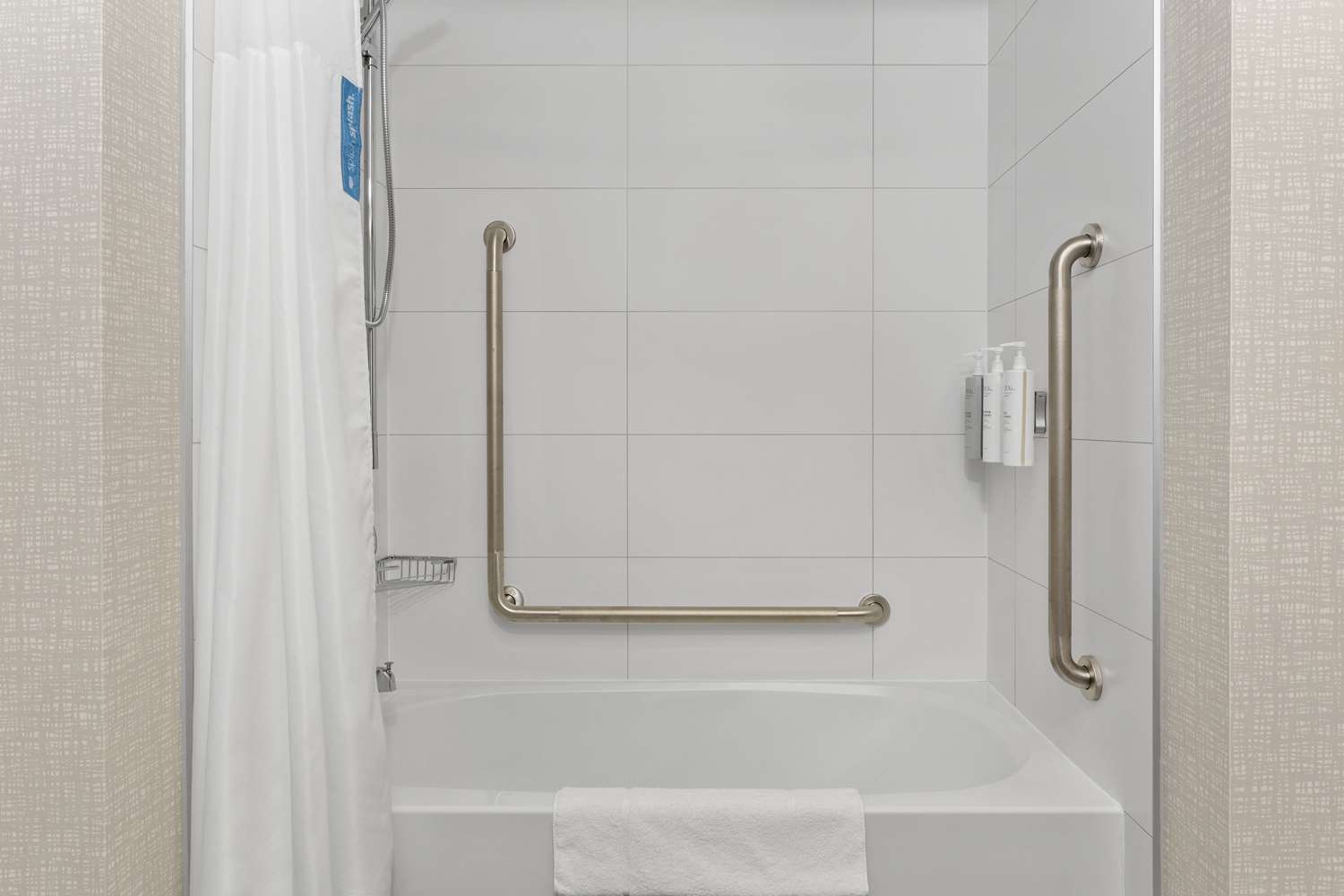 hampton inn by hilton cornwall