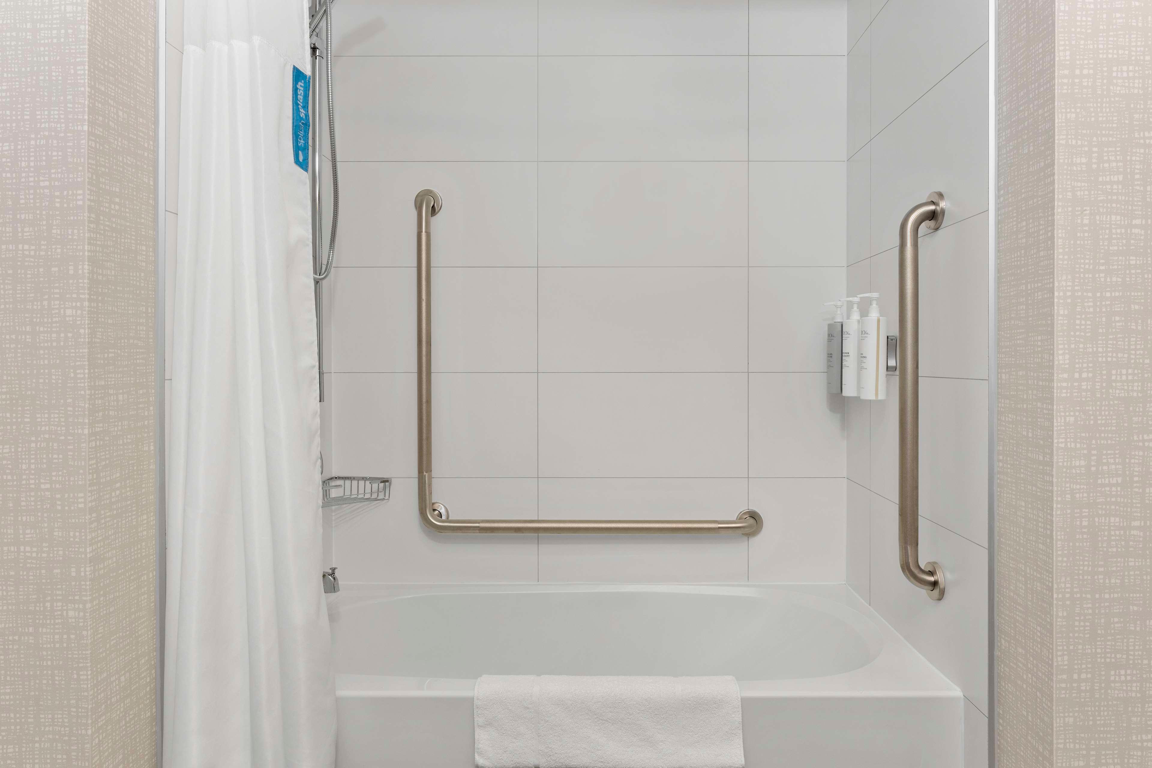 hampton inn by hilton cornwall