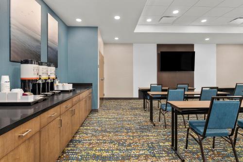 hampton inn by hilton cornwall