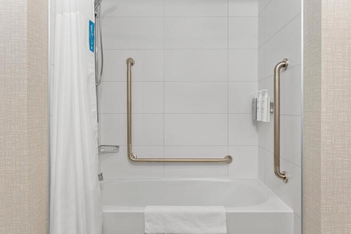 hampton inn by hilton cornwall