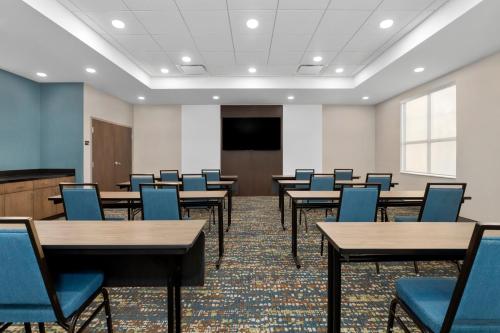 hampton inn by hilton cornwall