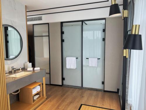 hilton garden inn huzhou anji phoenix mountain