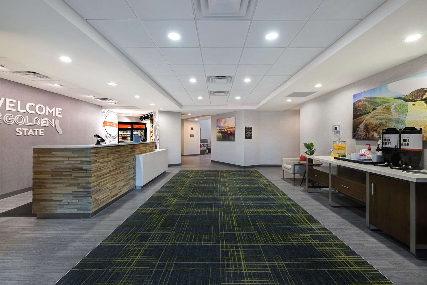 hampton inn and suites marina