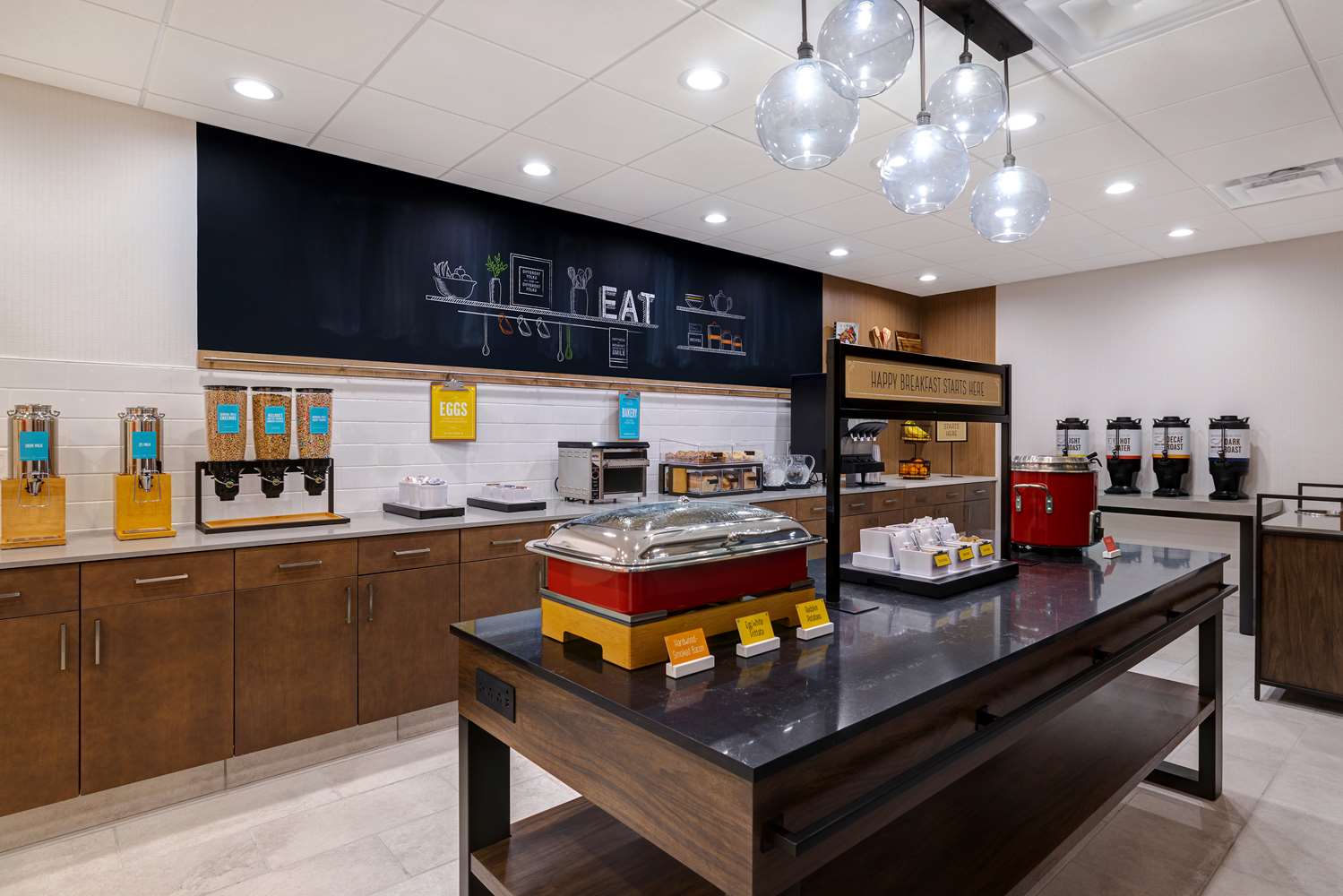 hampton inn and suites marina