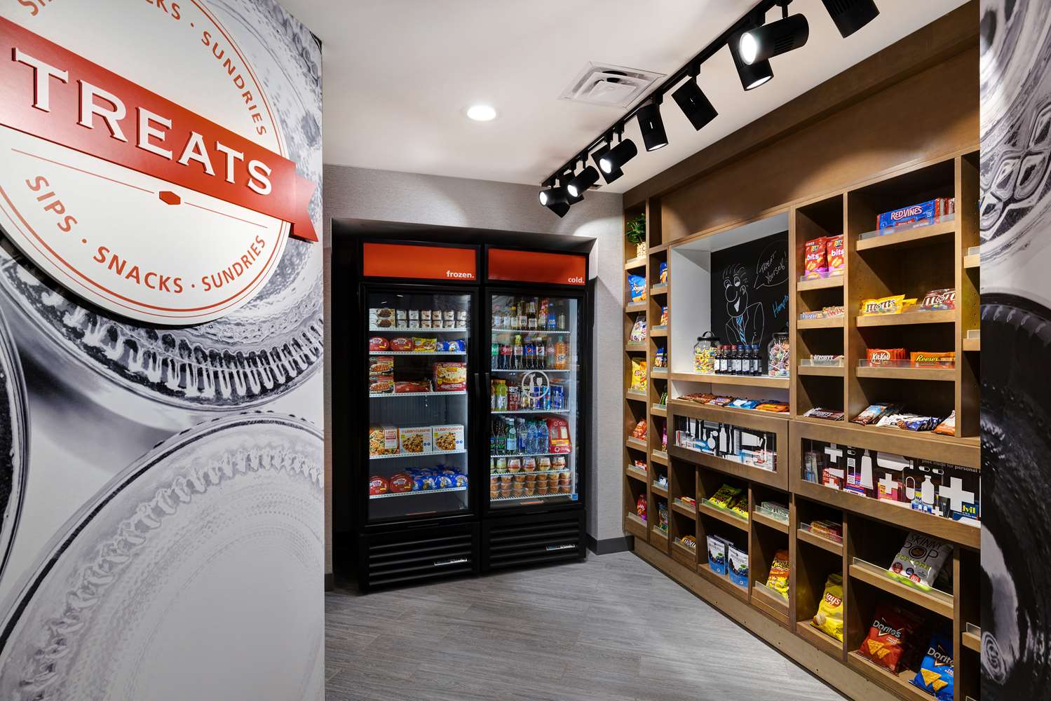 hampton inn and suites marina