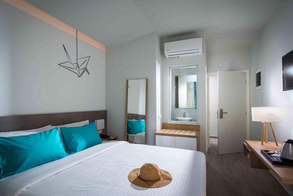 paralos lifestyle beach