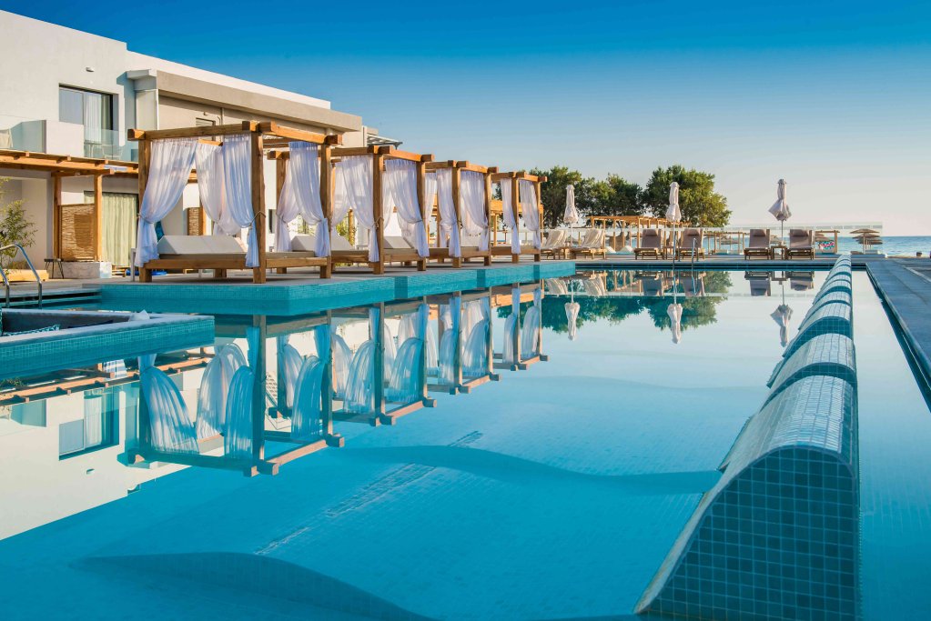 paralos lifestyle beach