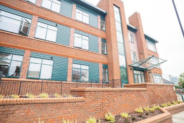 grand and elegant apt slough by opulent