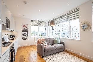 grand and elegant apt slough by opulent