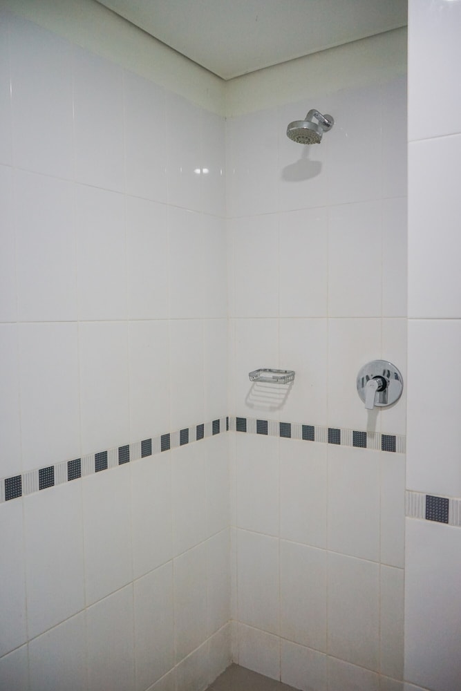 minimalist studio at beverly 90210 apartment