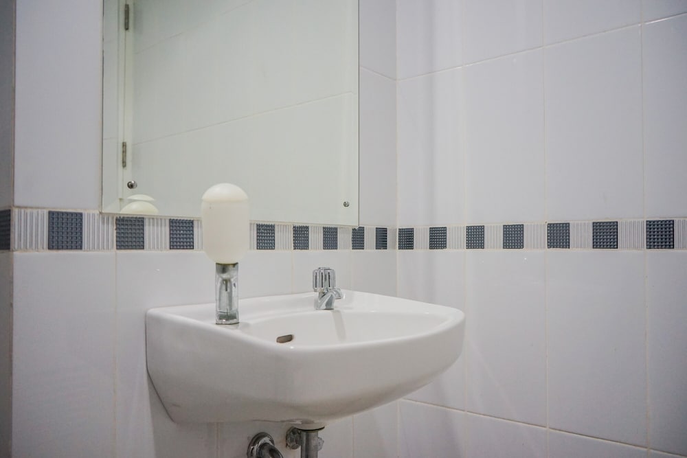 minimalist studio at beverly 90210 apartment