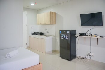 minimalist studio at beverly 90210 apartment