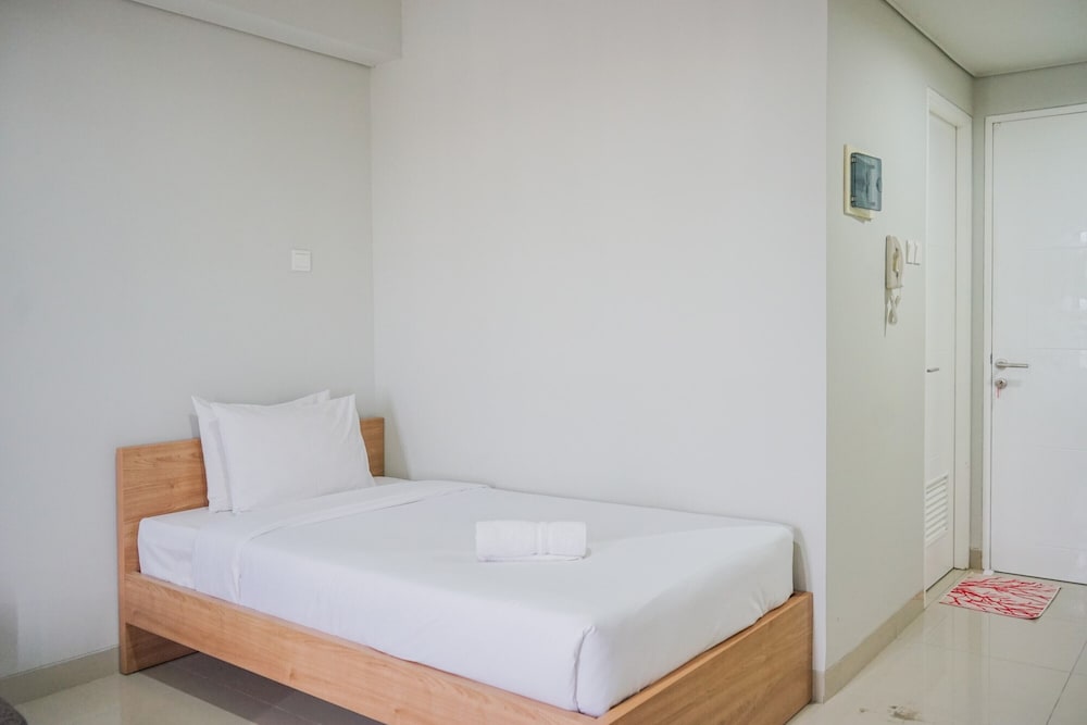 minimalist studio at beverly 90210 apartment