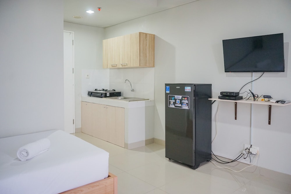 minimalist studio at beverly 90210 apartment