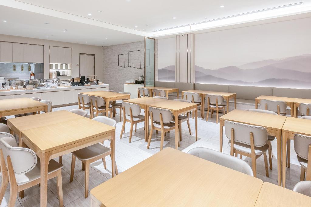 ji hotel hancheng future city branch