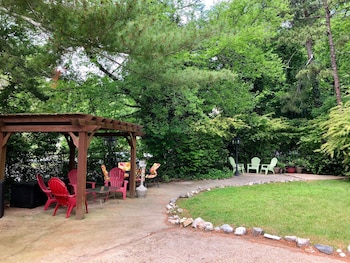 Gold-Inn Hot Springs,,2 star