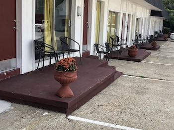 Gold-Inn Hot Springs,,2 star