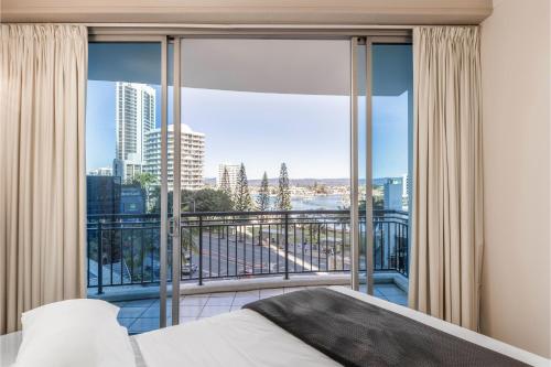 chevron renaissance 3 bed apartment by vaun