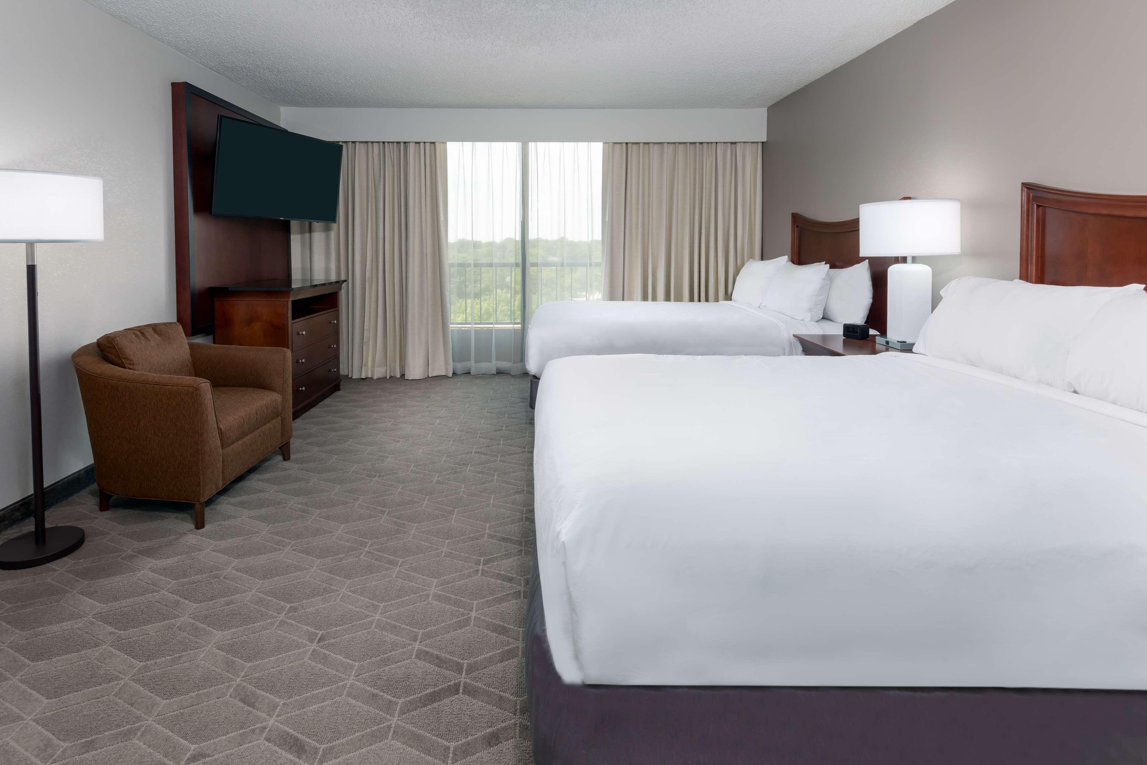 embassy suites by hilton dallas park central area