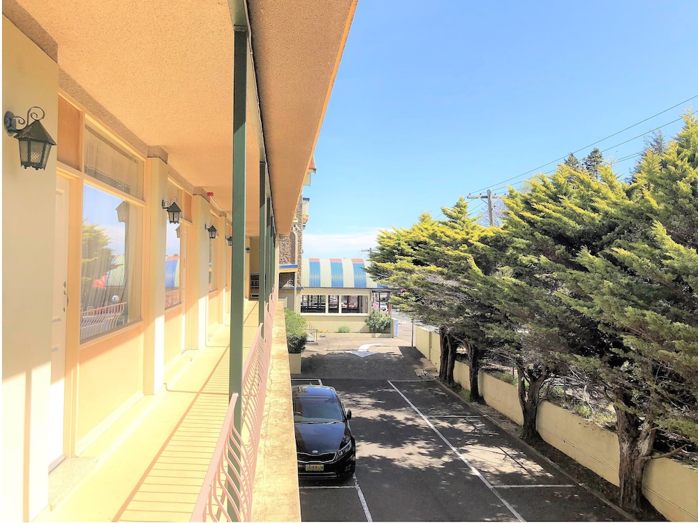 clarendon motel and guesthouse