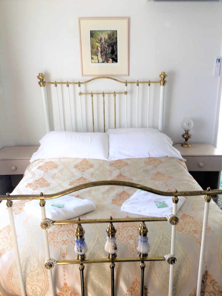 clarendon motel and guesthouse