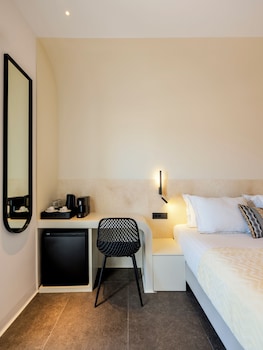 yalos hotel sunset view