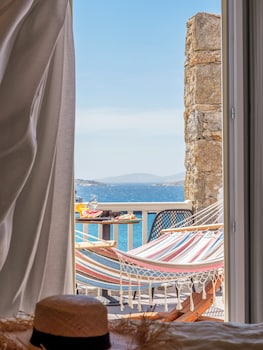 yalos hotel sunset view