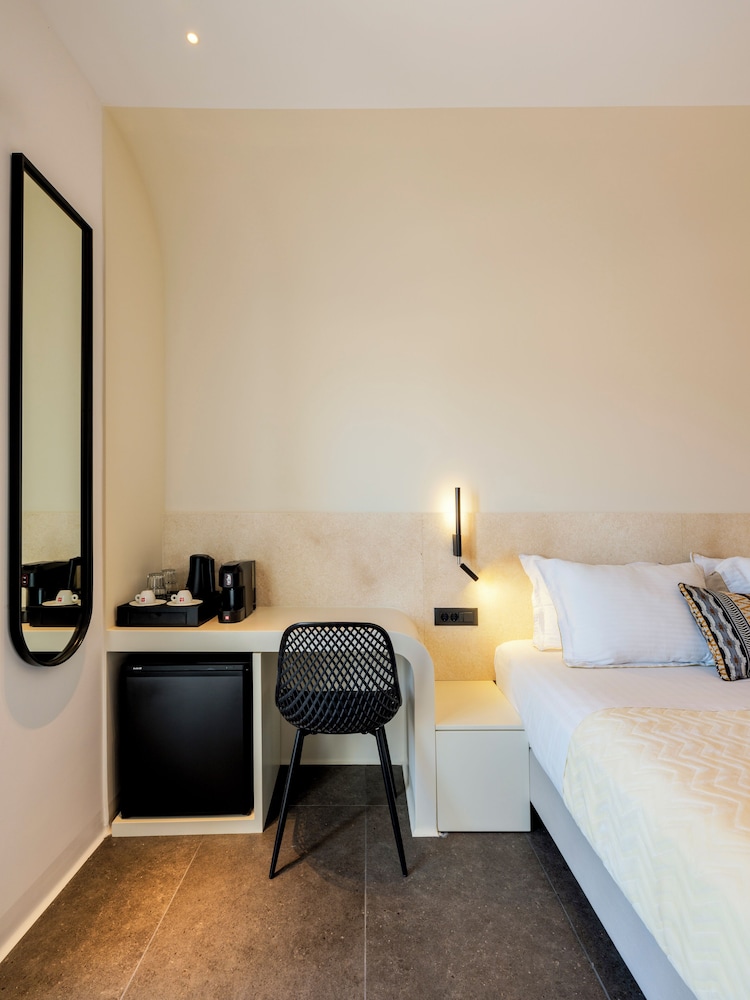 yalos hotel sunset view