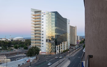 Adelaide Riviera Hotel,South Australia>>Adelaide,4 star