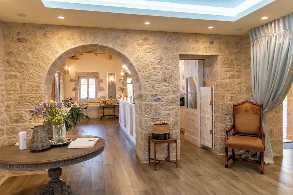 akrolithi guesthouse