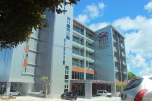 west plaza hotel at lebuu street