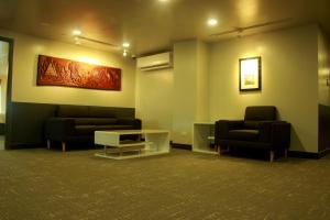 west plaza hotel at lebuu street