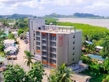 west plaza hotel at lebuu street