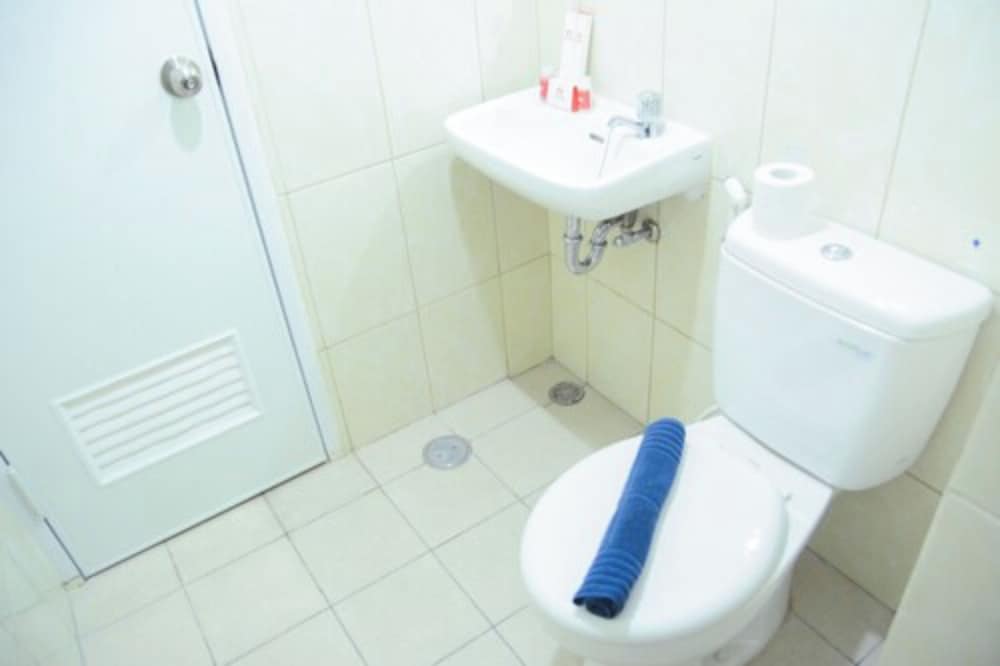 comfortable 2br springlake summarecon apartment