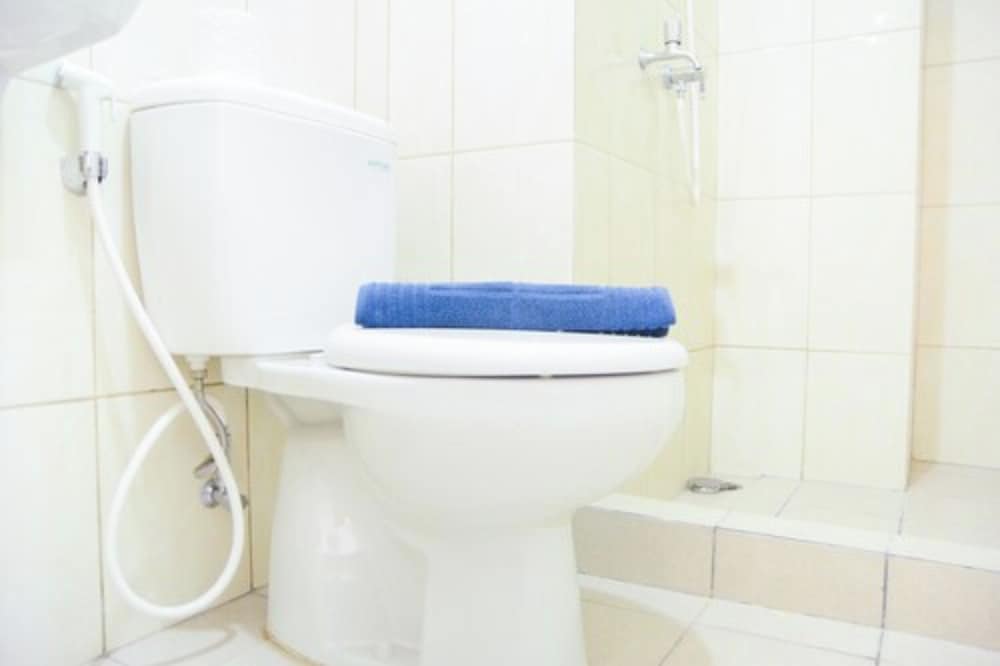 comfortable 2br springlake summarecon apartment