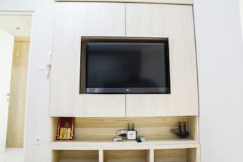 comfortable 2br springlake summarecon apartment