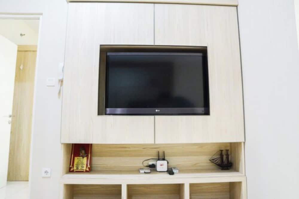 comfortable 2br springlake summarecon apartment