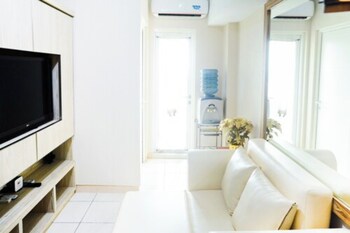 comfortable 2br springlake summarecon apartment