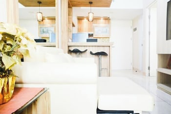 comfortable 2br springlake summarecon apartment