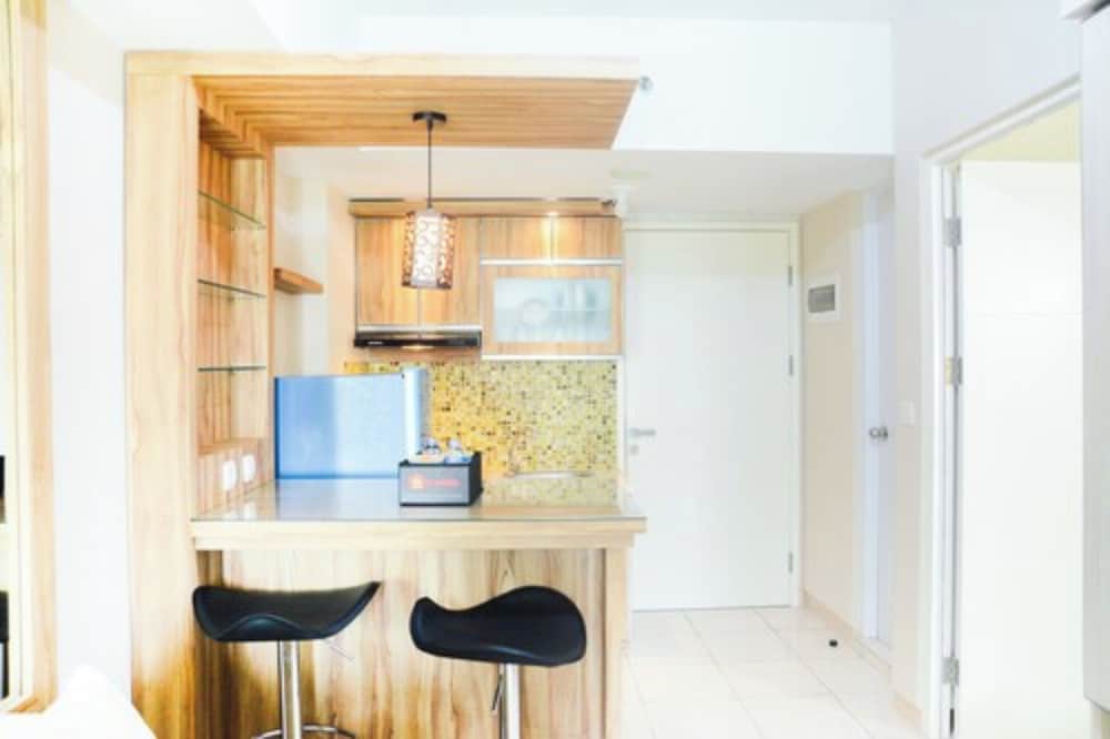 comfortable 2br springlake summarecon apartment