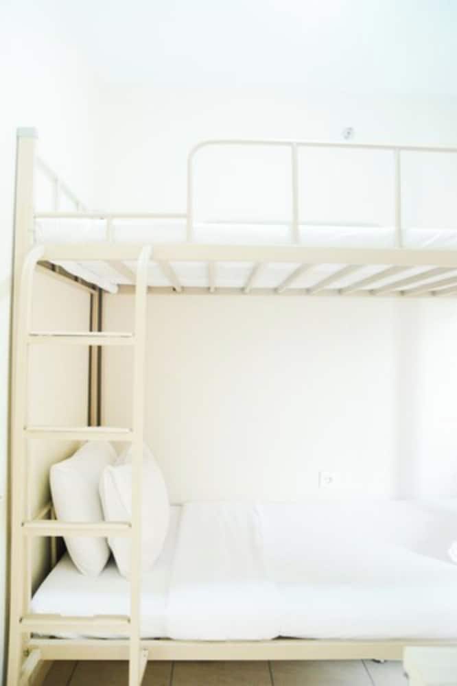 comfortable 2br springlake summarecon apartment