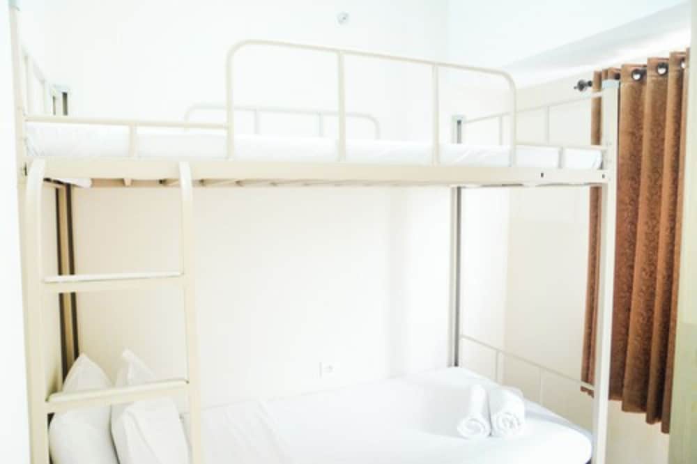 comfortable 2br springlake summarecon apartment
