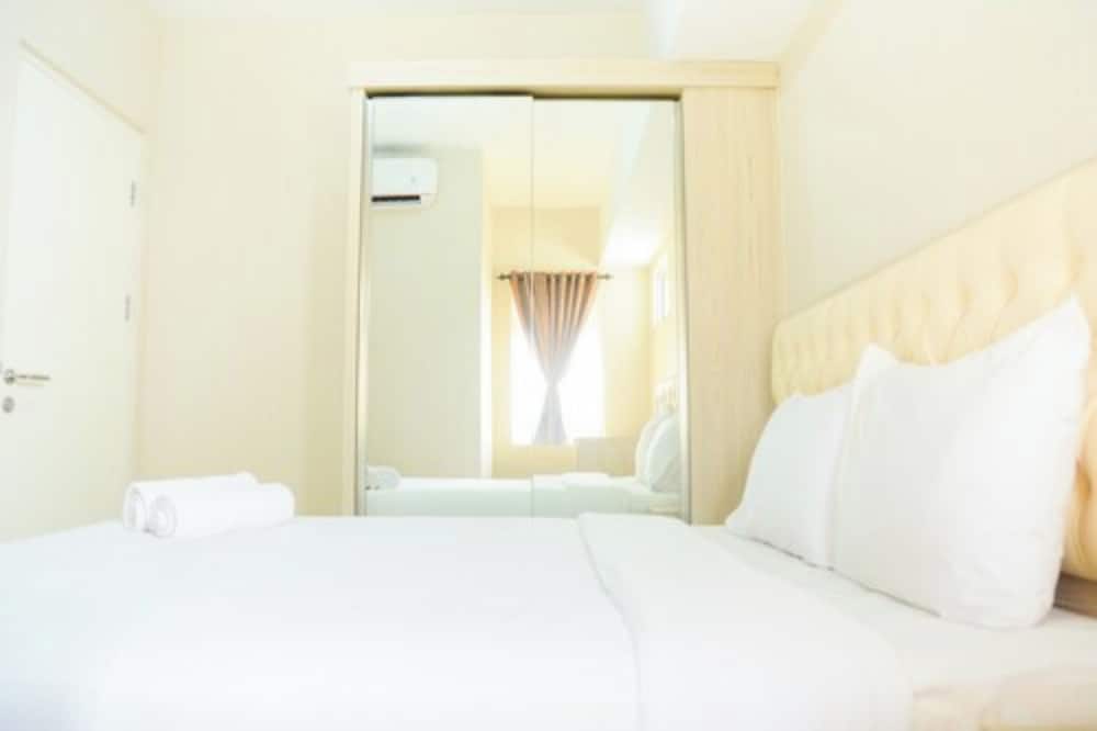 comfortable 2br springlake summarecon apartment