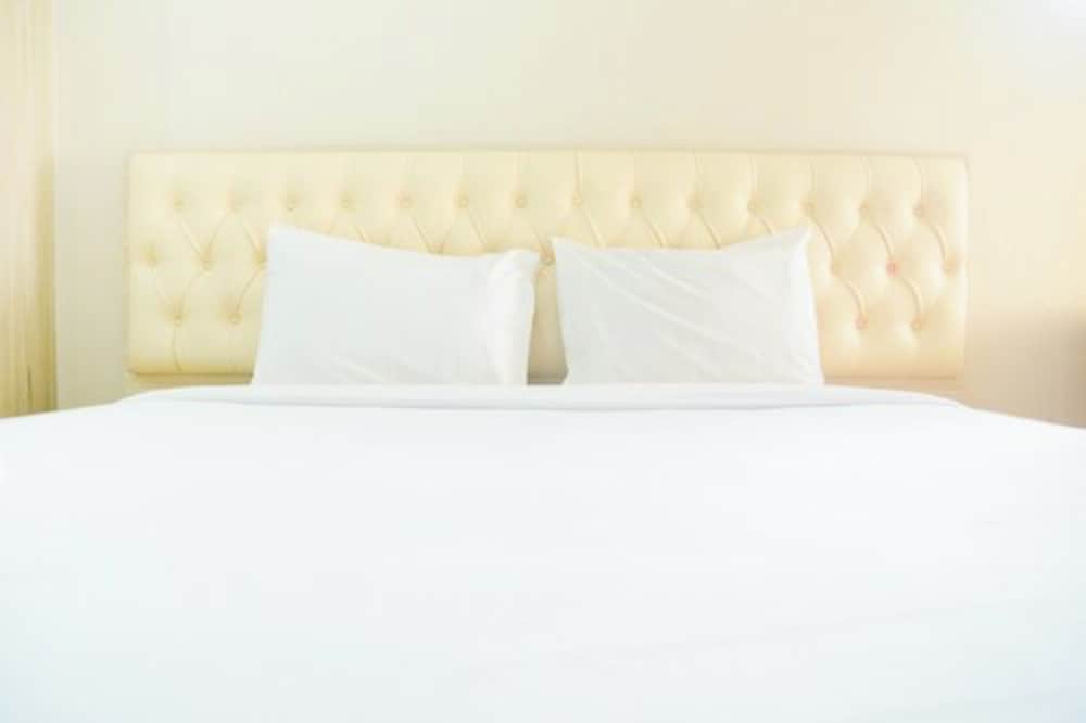 comfortable 2br springlake summarecon apartment