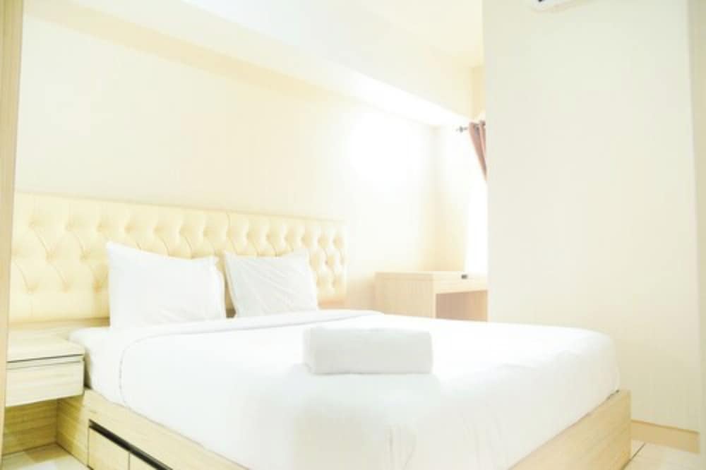comfortable 2br springlake summarecon apartment