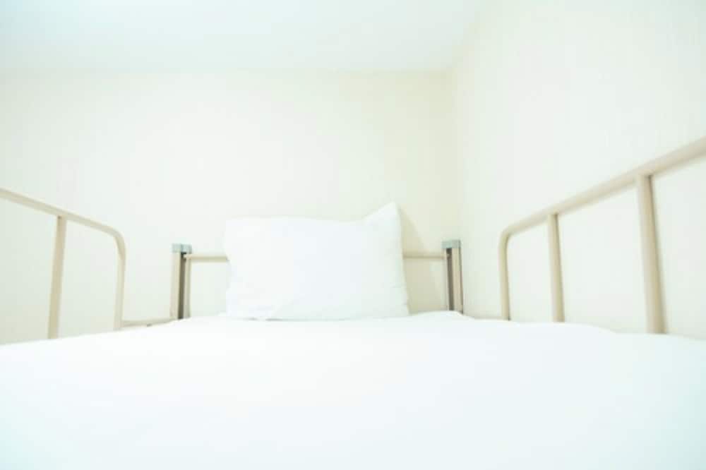 comfortable 2br springlake summarecon apartment